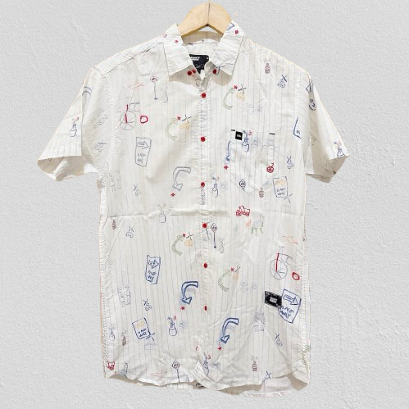 Kemeja Putih Motif Groovy Sunday
