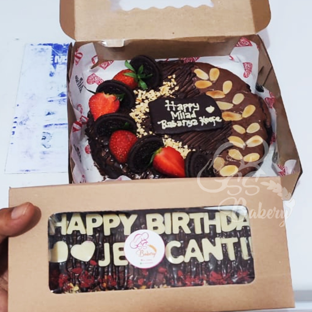 

BROWNIES PANGGANG FUDGY PREMIUM COKELAT SKAT (isi 18)