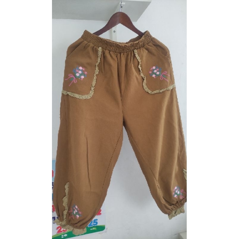 celana Harajuku Preloved, sangatvterawat baru 2 kali pemakaian