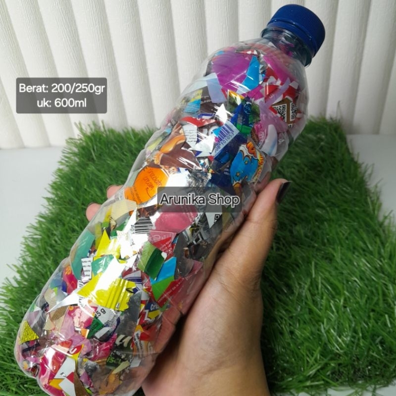 

Ecobrick ekobrik Ecobrik Bata Ramah Lingkungan botol 600 ml aqua vit prima le minerale Anak