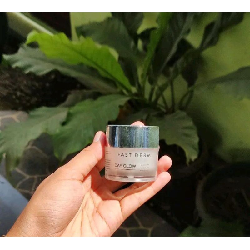 DAY GLOW FAST DERM