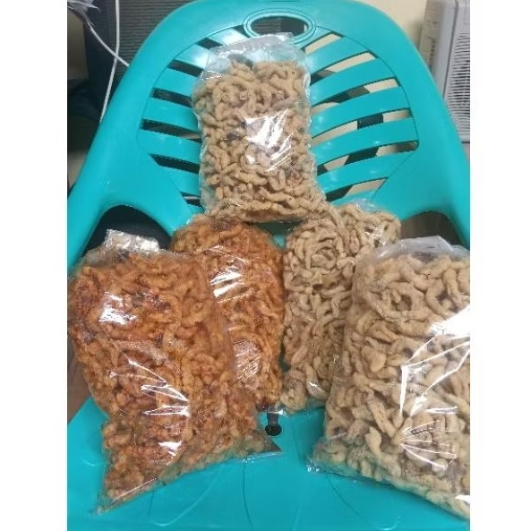 

1kg Keripik Usus Ayam crispy Terenak Pedas Daun Jeruk