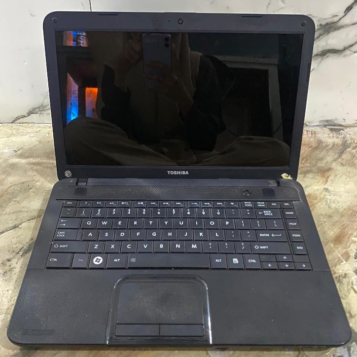 Casing free mesin Laptop TOSHIBA SATELITE C800D  Casing + mesin mati +  lcd