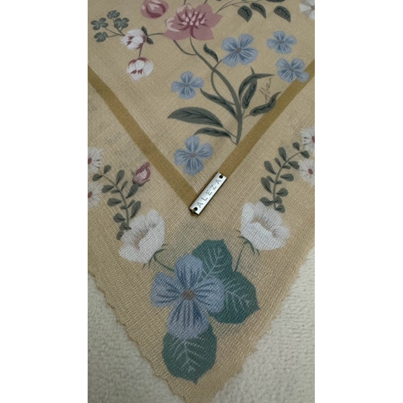 Preloved Aleza Scarf