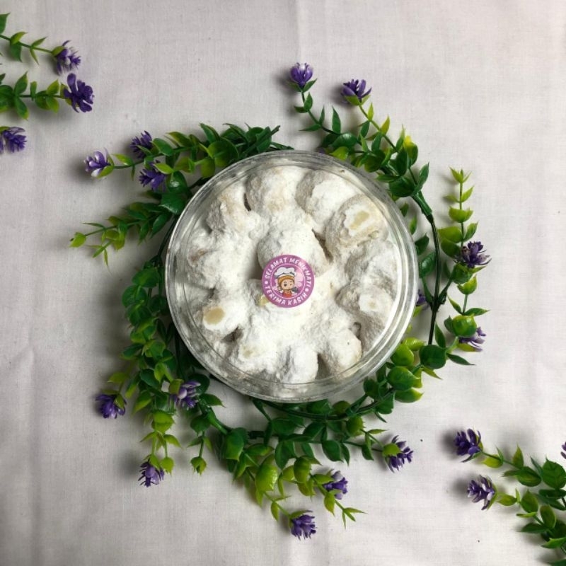 

Kue Kering Salju wisman Isi 250 gram toping keju homemade termurah / kue lebaran