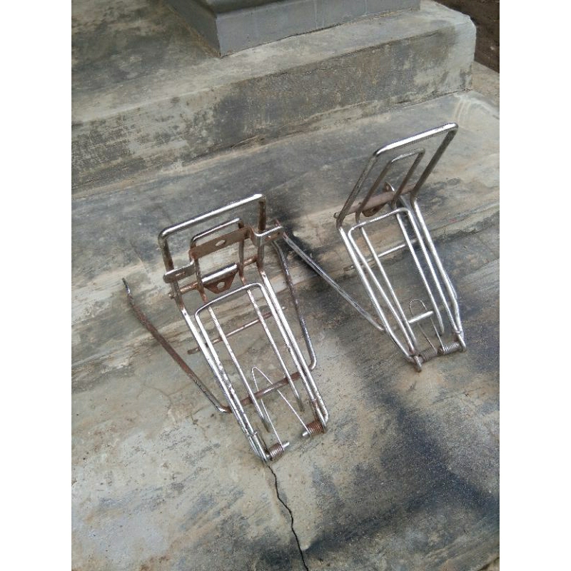 Jepitan depan/rak depan Astrea 800/star original copotan