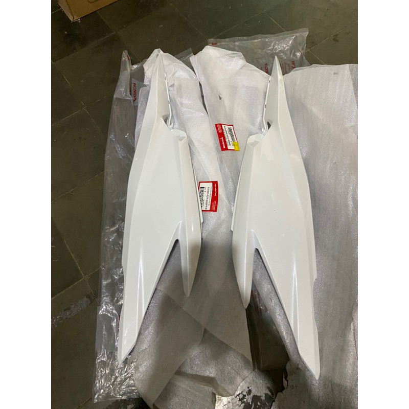 83500-KZR-600pfw 83600-KZR-600pfw Cover Body Kanan Dan Kiri vario 125 Old Lama 2012-2014 putih 83500