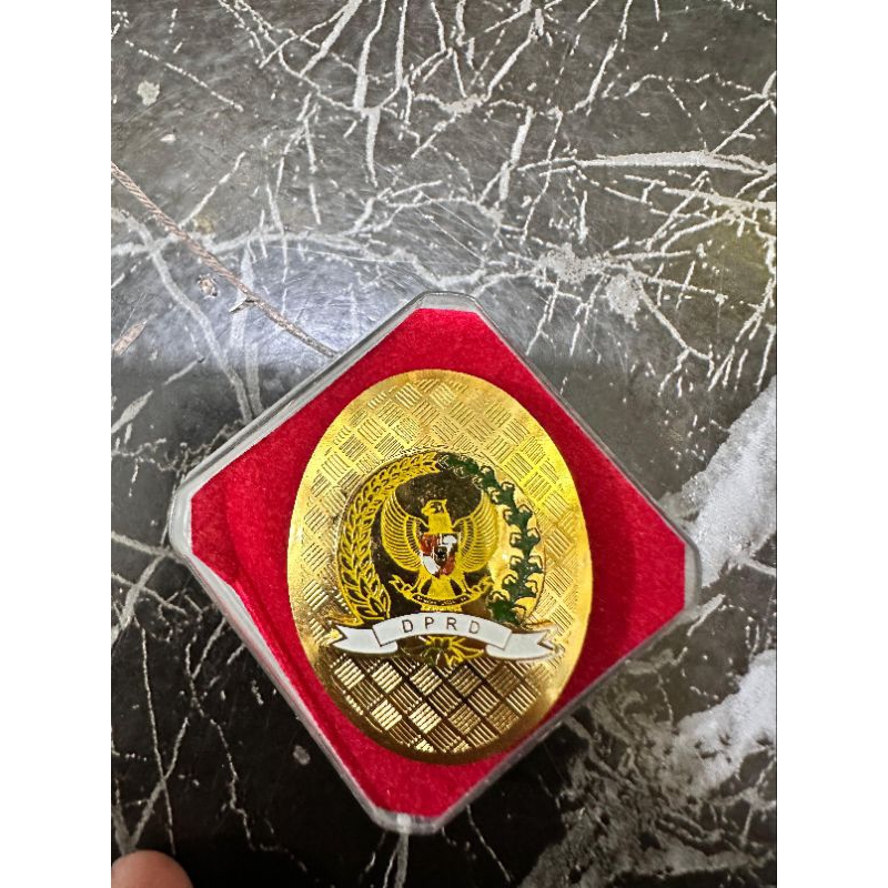 PIN DPRD OVAL SEDANG MAGNET | PIN DPRD | PIN DPRD OVAL | PIN DPRD MAGNET