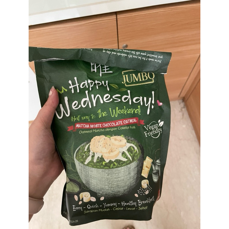 

PRELOVED happy wednesday oatmeal matcha white chocolate