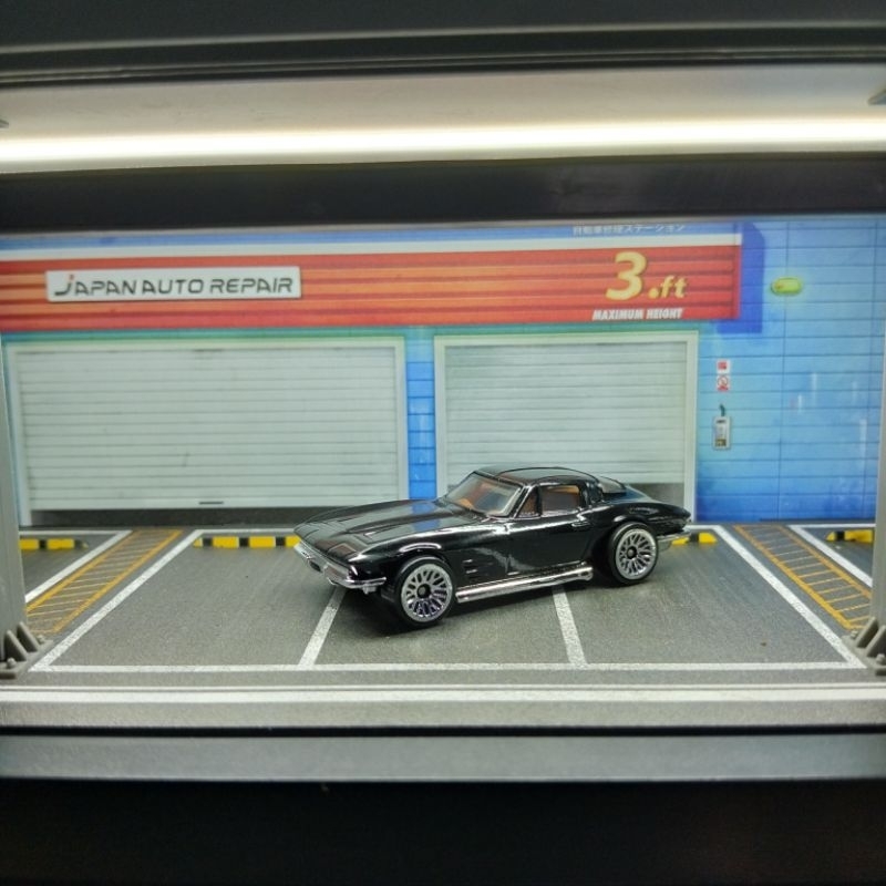 Hot Wheels 64 Corvette Sting Ray Batman Series