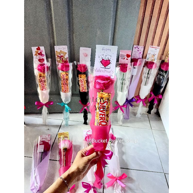 READY STOCK BUCKET BUNGA / SINGLE ROSE / BUCKET VALENTINE / BUCKET COKLAT / BUCKET GRADUATION