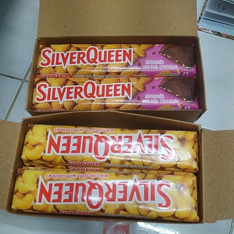 

Coklat Silver Queen 55gram Milk Chocolate cashews/Almonds milk chocolate