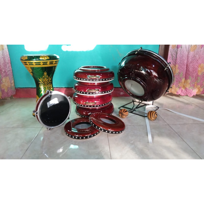 Satu set alat rebana hadroh