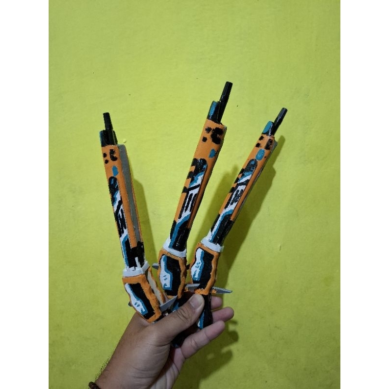 

Pulpen unik dari kayu jenis Parrot