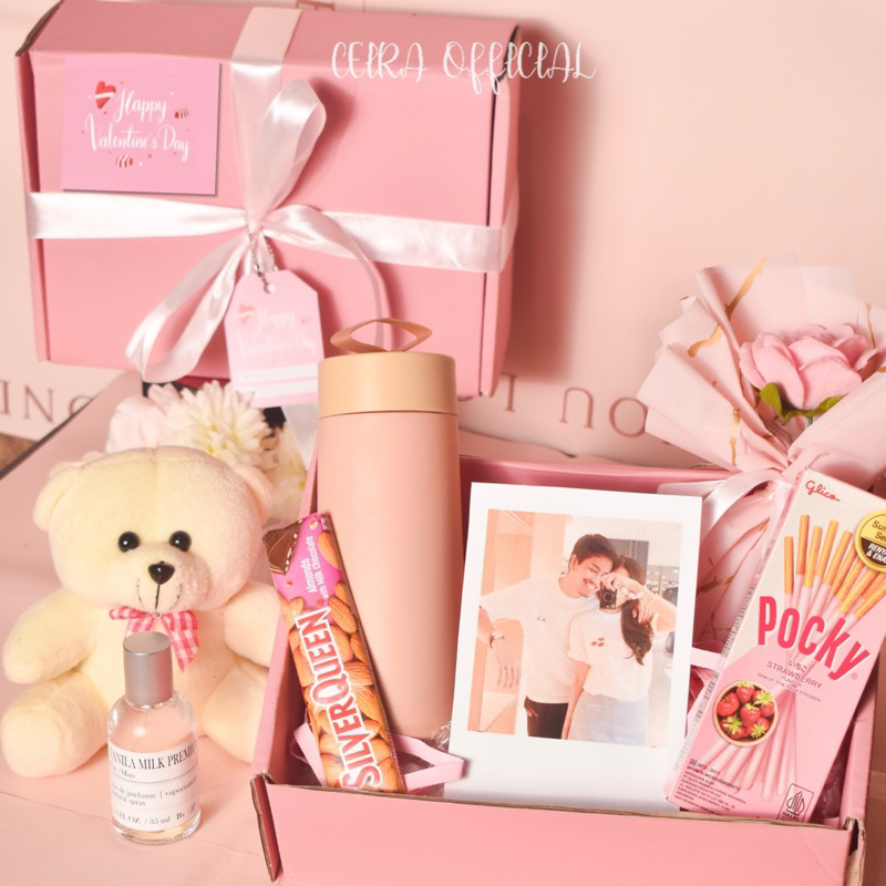 

HAMPERS VALENTINE / KADO VALENTINE / HADIAH VALENTINE / KADO PACAR / HAMPERS / KADO VALENTINE’S DAY / KADO SPECIAL / VALENTINE HADIAH / GIFT BOX VALENTINE / KADO TAS / KADO TEMAN / TAS HADIAH / KADO SAHABAT / VALENTINES DAY / HADIAH PACAR
