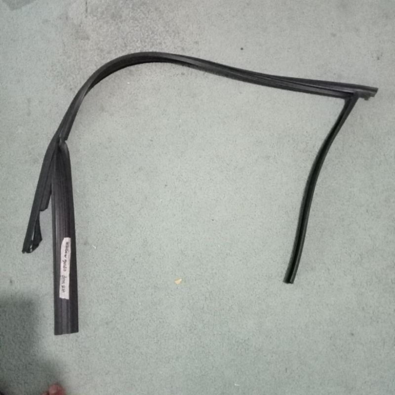 window guide BMW e46 depan kananoriginal