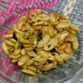 

Kacang tujin