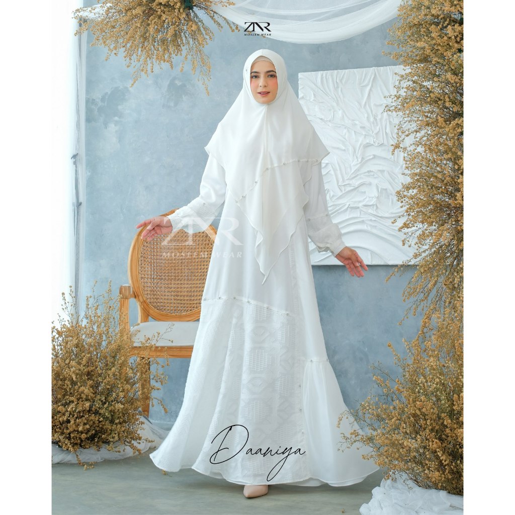 Dress Premium Syari set Khimar Hitam Putih Lebaran Mewah Simpel Daaniya Syari by ZNR Muslimah