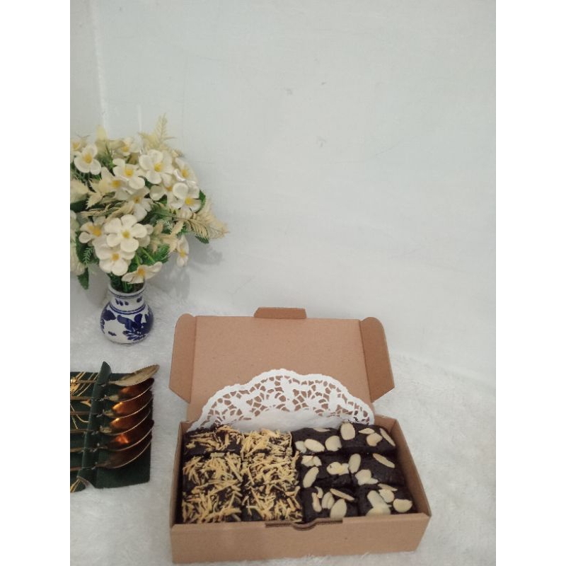 

Brownies Panggang Almond 20x10 cm