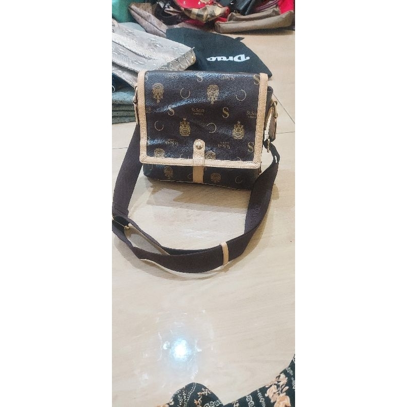 St. Scott London Sling