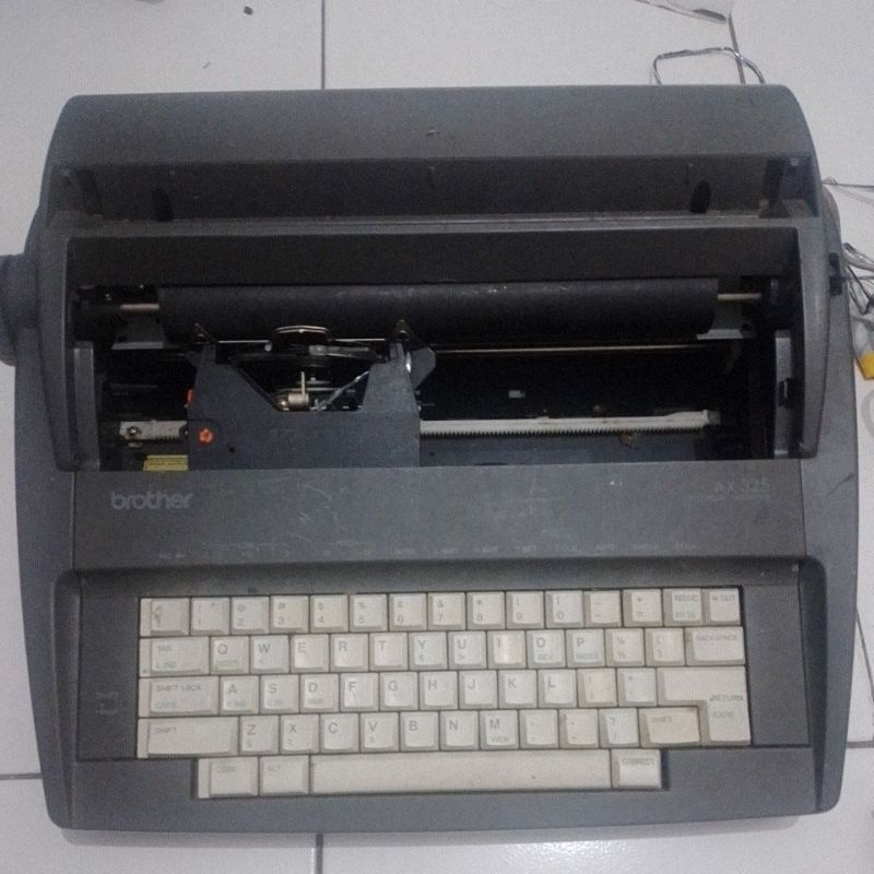Mesin Tik Jadul Brother AX-325 Preloved Mesin Tik Jadul Mesin Ketik Manual Mesin Tik Merk brother AX