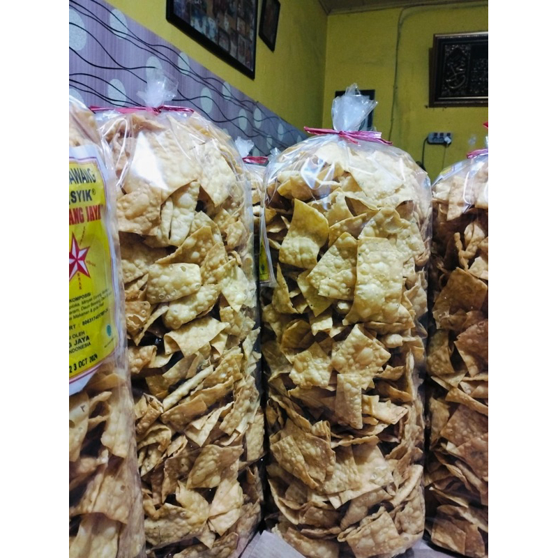 

kripik bawang /kripik pangsit /kripik aceh