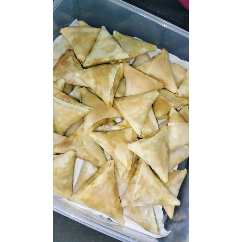 

SAMOSA AYAM 10PCS/SAMOSA ISI AYAM /SAMBOSA 10PCS