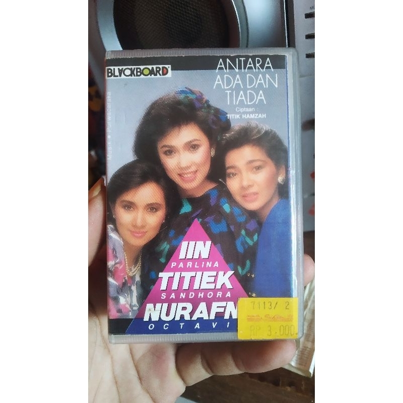 kaset pita antara ada dan tiada-iin parlina/titiek sandora/nur afni octavia