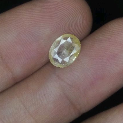 Natural Yellow Safir Srilanka / Yakut