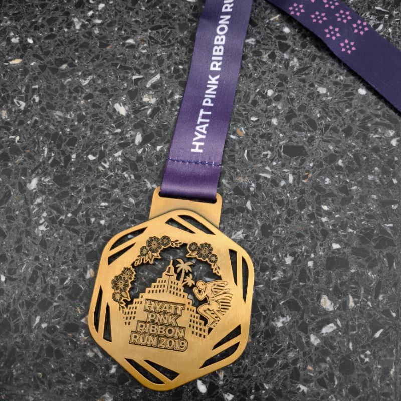 Medali Finisher Event Running Hyatt Pink Ribbon 21K Half Marathon Run 2019