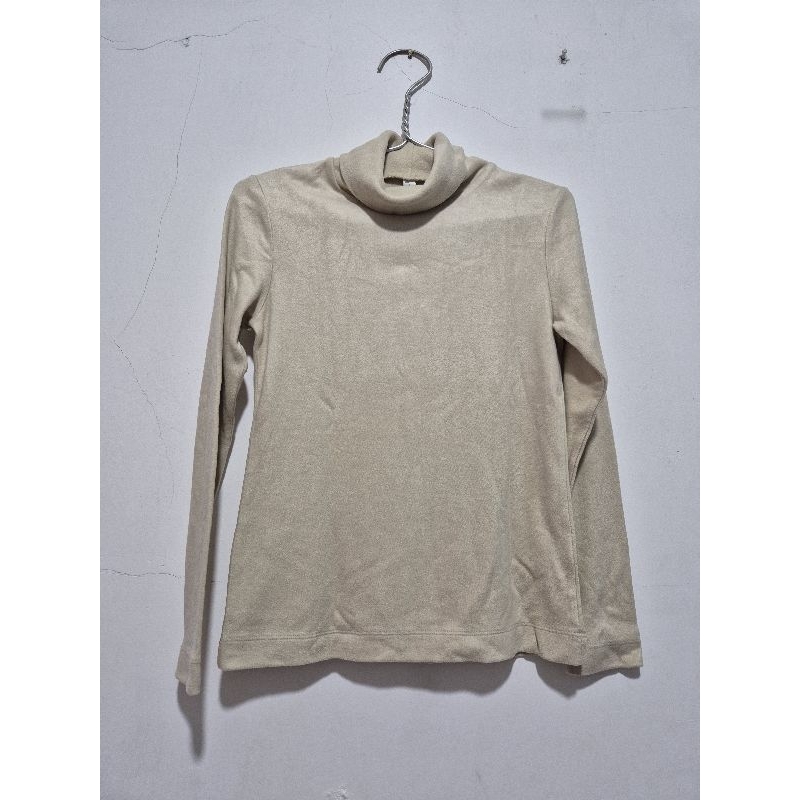 🩷 PRELOVED RACH 🩷 Baju Atasan Wanita Turtle Neck Uniqlo ori lengan panjang Cream Nude Coksu Preloved