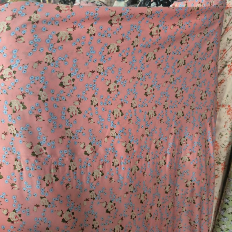 KAIN SATIN SILK PREMIUM MOTIF BUNGA KECIL - KAIN SATIN MOTIF BUNGA KECIL HARGA/0,5M