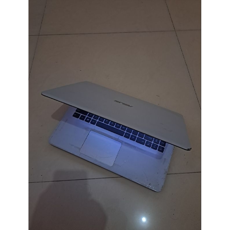 Laptop Asus i5 8250U | RAM 4GB | SSD 128GB | NVIDIA 920MX