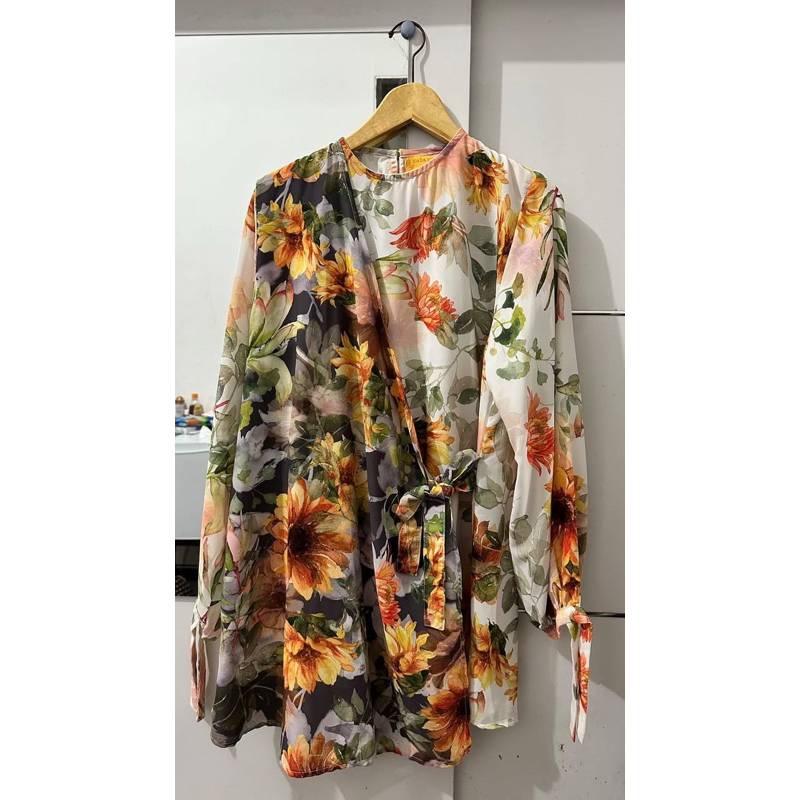 PRELOVED Blouse Nada Puspita