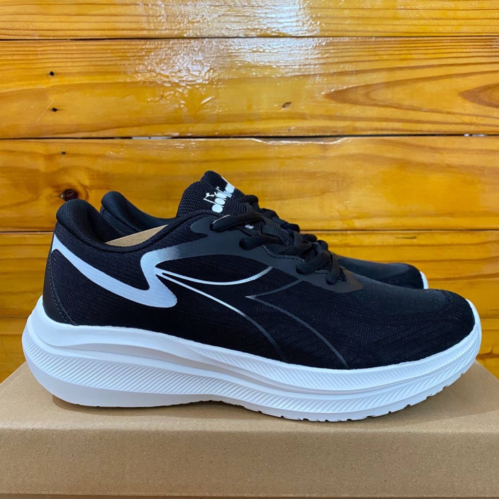 SEPATU DIADORA PRIA BNIB Diadora KUTA2 BLACK WHITE Sepatu Pria Original COD SNEAKER SPORTY RUNNING M