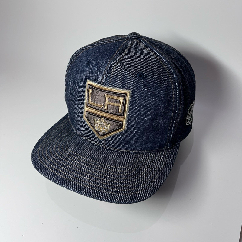 Topi Snapback Mitchell and Ness NHL LA Knight Golden
