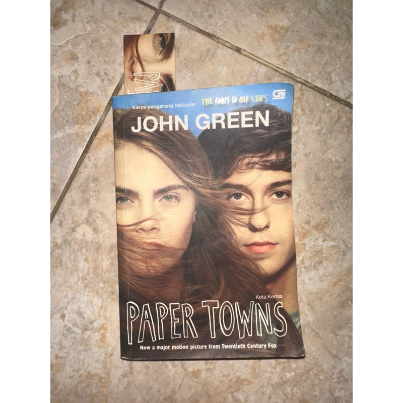 PRELOVED BUKU NOVEL PAPER TOWNS JOHN GREEN (INDO)