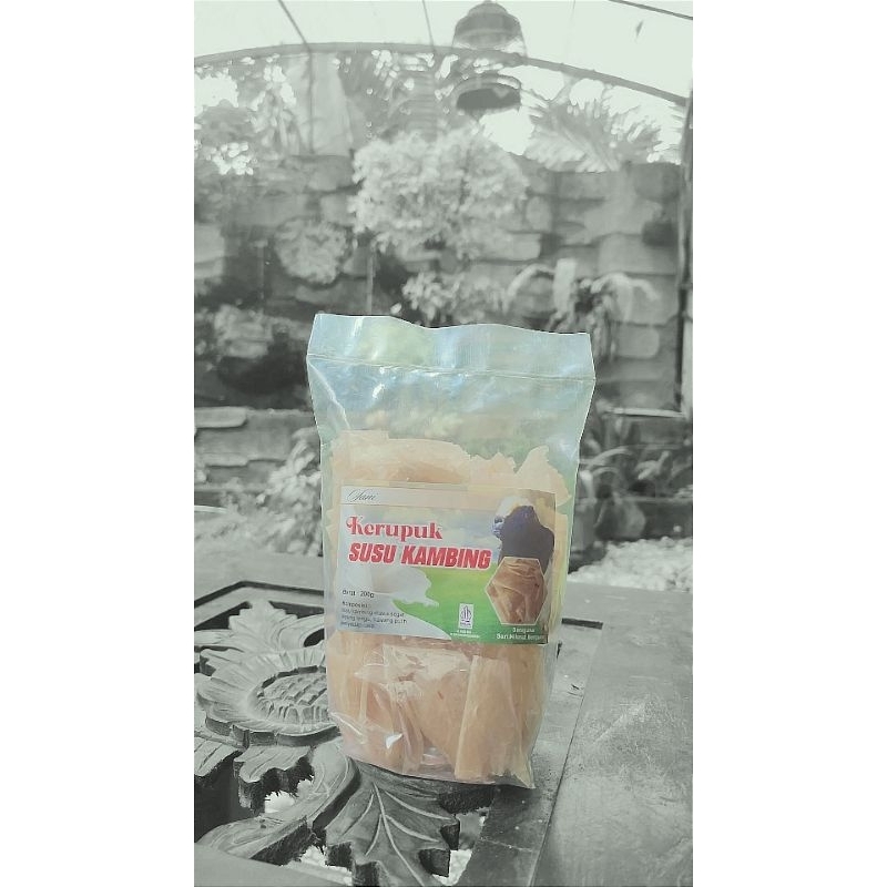 

Krupuk susu kambing etawa