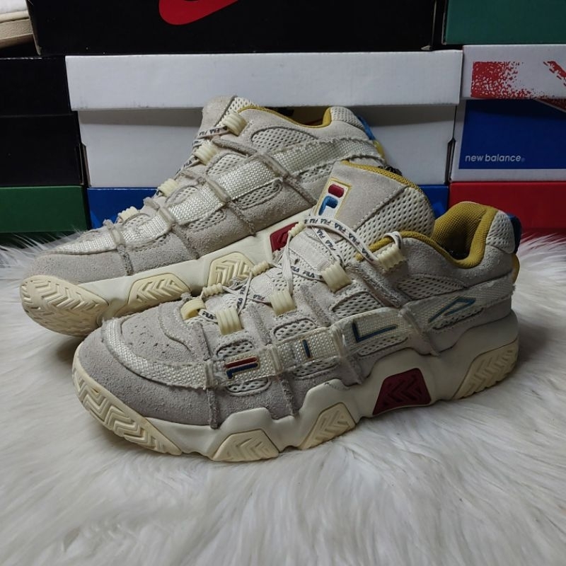 sepatu fila size 43