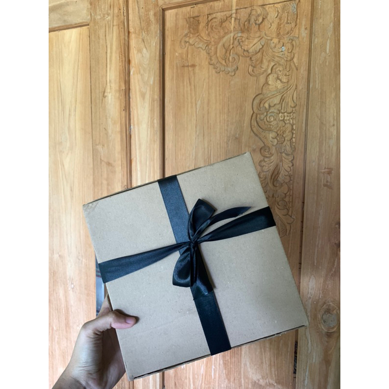 

HAMPERS SNACK BOX FREE KARTU UCAPAN
