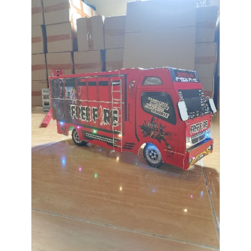 Mainan anak miniatur truk oleng free fire bahan multiplek/triplek dengan ukuran panjang 45cm