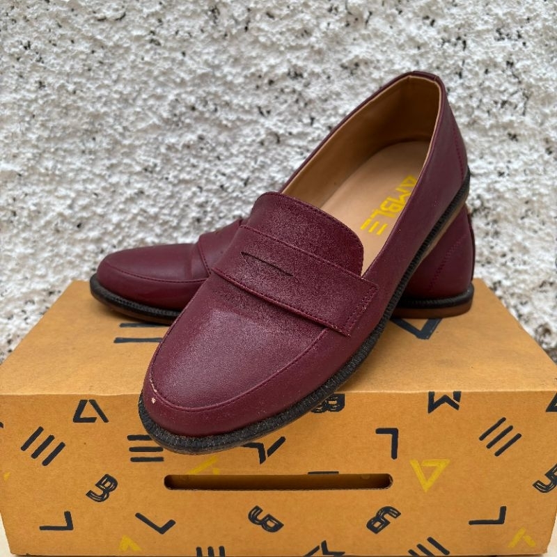 flat shoes maroon brand amble preloved