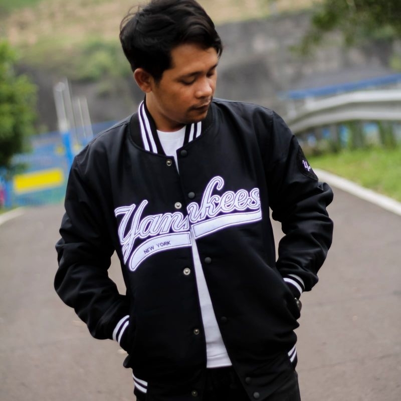 akar official shop Varsity Baseball Jaket Casual Vintage Hitam Pria Wanita Full Bordir Yankes Series