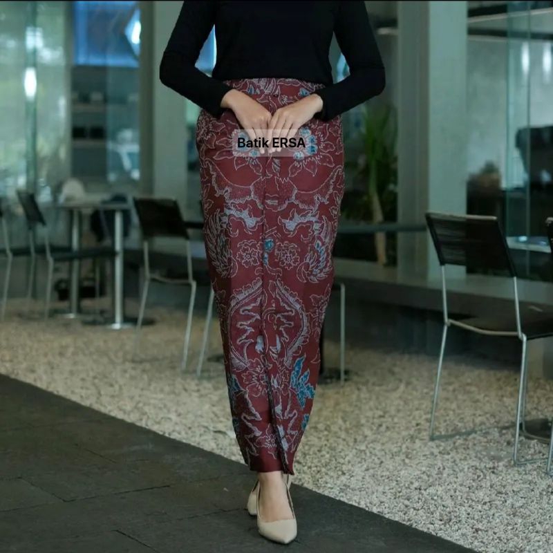 ERSA Rok Batik Bawahan Wanita Jarik Wiru Manten Khas Solo Motif MAHKOTA RAJA Warna BURGUNDY MAROON B