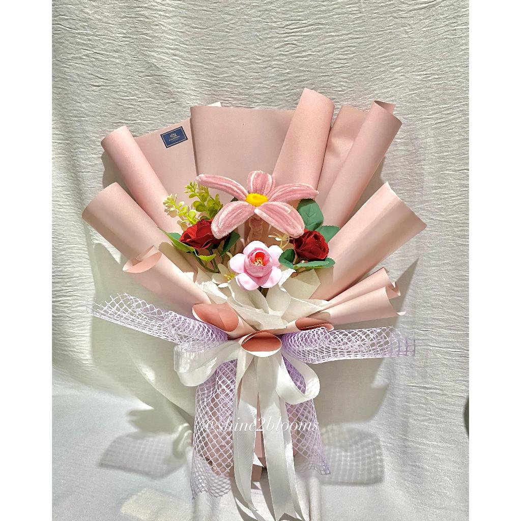 BUKET BONEKA WISUDA / BUKET WISUDA / BUCKET BUNGA PALSU / BUKET BUNGA ARTIFICIAL
