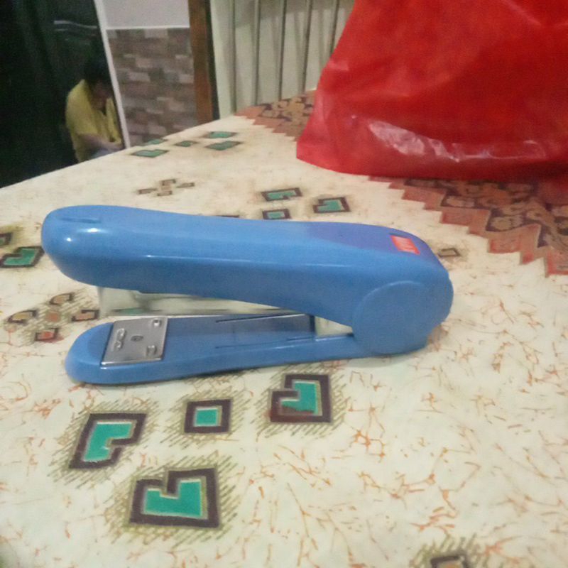 

stapler besar