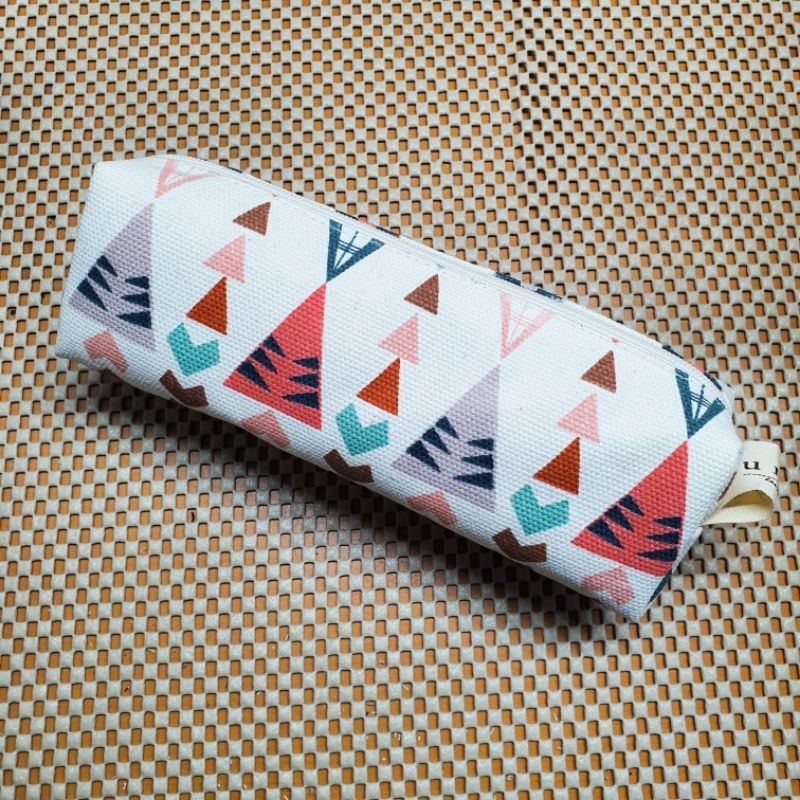 

TEMPAT PENSIL | KOTAK PENSIL | POUCH MAKEUP (KANVAS ukuran 18 x 5 x 5.5 cm)