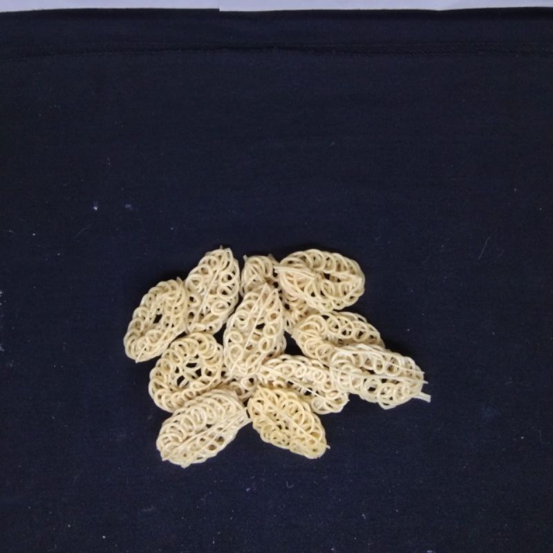 

krupuk krecek lonjong/oval mentah bandung | uyel | mawar 1kg