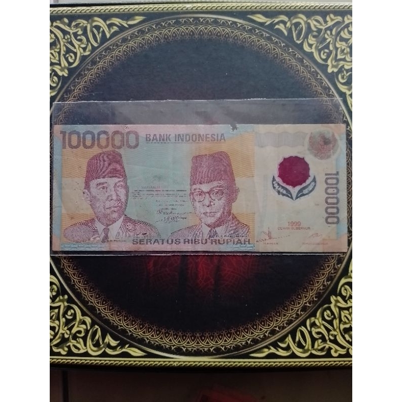 Uang Sukarno Hatta 100000 rupiah polymer vf cuil