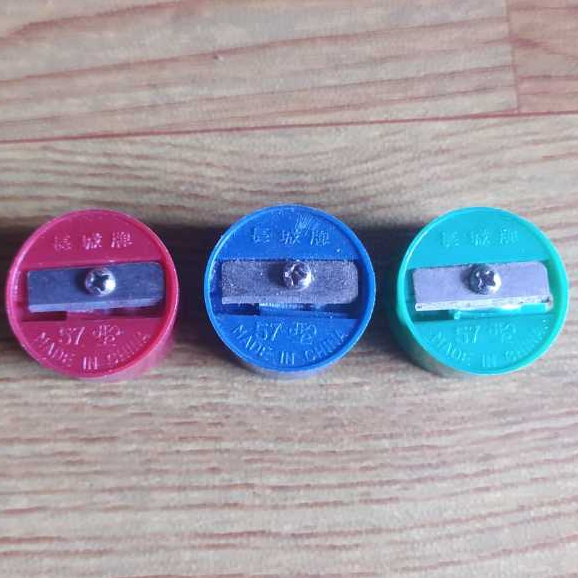 

[DAPAT 3 PCS] RAUTAN PENSIL JADUL TAHUN 80AN BUNDAR ADA KACANYA ( KOLEKSI PRODUK JADUL )